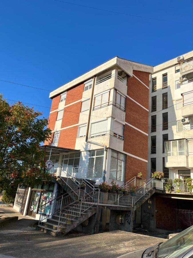 Apartment Luka Kocsani Kültér fotó